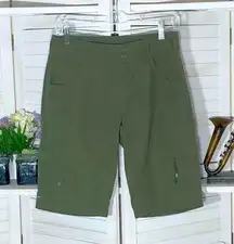 Columbia  Omni Shade military green cargo pockets utility bermuda shorts sz 4