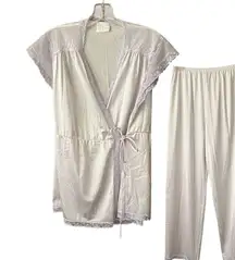 Vintage 70’s Jolie Two Pajama Wrap 2 piece lace trim set. Size M.