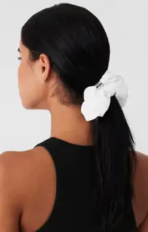 NWT Alo Bead It Scrunchie White