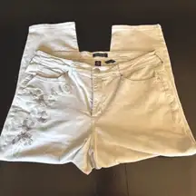 Bandolino Lisbeth Women's Stretch Floral Embroidered Beige Casual Capri 14