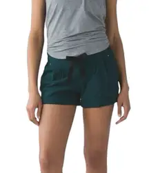 Lululemon Spring Break Away Short in Deep Green Size 4