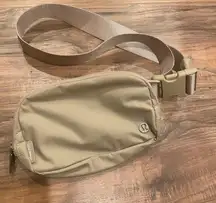 Trench 1L Belt Bag -  Belt Bag