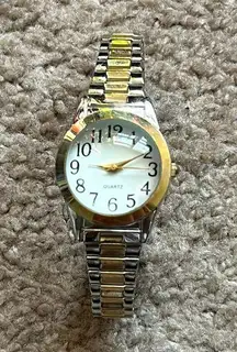 Women’s vintage two tone silver/gold magnified watch bracelet one size stretches