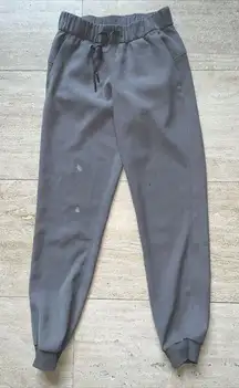 Lululemon sz‎ 2 Keep Moving Jogger Luxtreme Gray Smooth W Stains