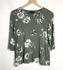 J. Jill Wearever Colletion Green Floral Top Size Medium