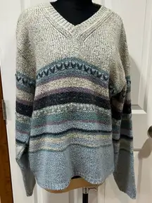 Elegant Vintage 90s Van Heusen V-Neck Sweater Soft Gray-Blue & Purple Fits L/XL
