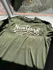 Y2K Vintage Men’s New York Khaki Green Shirt Loose Fit Old Navy Size Large 