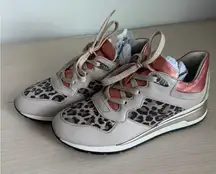 Geox Sneakers beige leopard print with rose gold women size 6.5