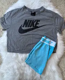 SIZE MEDIUM BUNDLE Nike Gray Crop Top and Blue Gymshark Shorts