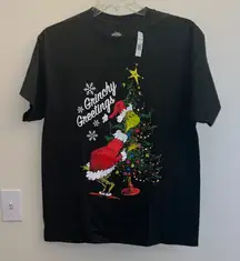 The Grinch “Grinchy Greetings” Christmas Tee – Dark Green/Black – Size L – NWT