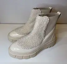 Sorel NWT Women’s Caribou™ X Boot Chelsea Cozy Cream Platform Ankle Boots Size 9
