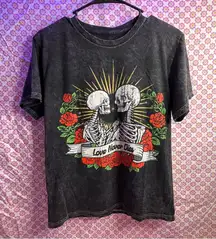 Pretty Rebellious Love Never Dies Skeleton T-Shirt Small Black Rose Graphic