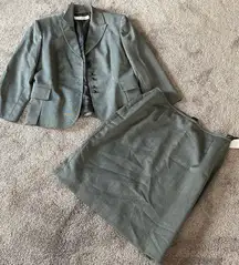 Tahari Arthur S. Levine Two Piece Skirt Suit Set SIZE 8P