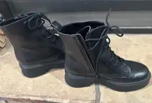 NWT! Steve Madden Black Lace-Up Platform Boots