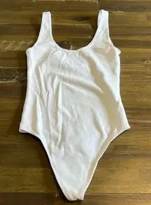 Aritzia Wilfred Dree White Tank Bodysuit Stretchy Scoop Neck Thong XXS