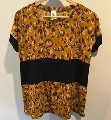 Sew In Love Small Abstract Antelope Animal Print Short Sleeve Blouse Top