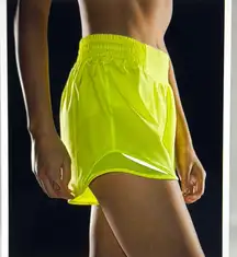 Lululemon Hotty Hot High Rise Lined Short 4” Sz6 Electric Lemon