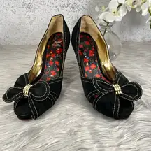 Shiekh Black and Gold Velvet Heels - Size 9