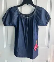 Nora Berenice. Women light denim effect blouse, size L.