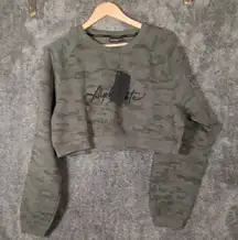 Alphalete Yoga Green Camo Cropped Sweatshirt Long Sleeve Wkmens Large