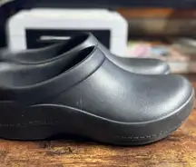 Dansko Kaci Black Molded EVA Slip-Resistant Work Clogs - Size 37 (US 6.5-7)