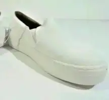 NWOT Universal Thread Women's White Alvina Sneakers Size 7.5