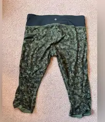 lululemon cropped camo Camouflage wunder trains size 10