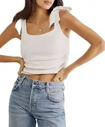 NWOT Boulevard Top in white, 16” p2p lots of stretch size Large