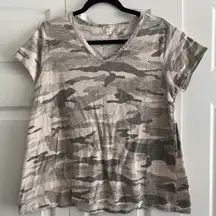 Dylan Revolve Women's V neck Camo Blouse Small‎ 100% Cotton
