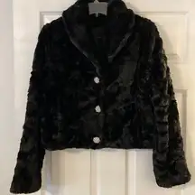 EXPRESS SIZE M WOMENS JACKET LENGTH 20” bust 36/38” color black so fluffy