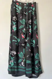 Floral / Wide-Legged Pants