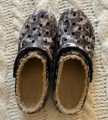 Crocs Purple Fuzzy Camo