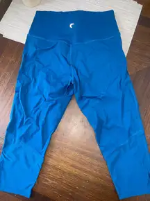 womans size medium zyia active blue capri