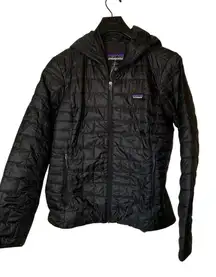 Patagonia Nano Puff Hoody jacket black women's size large NEW WITH TAGS 84223
