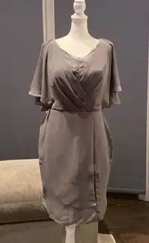 Women’s Gray Chiffon Bat Wing Sleeve Formal Party orBridesmaid Dress NWOT Medium