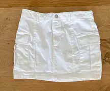 Lulu’s - Trendsetting Aura Cargo Mini Skirt in White