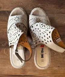 Sandals size 7