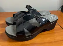 Dansko Sela Patent Leather Slip On Sandal Heel Criss Cross Strappy Buckle Black