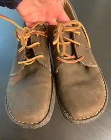 BORN Brown Suede Lace Up Chukka Shoes Womens 9.5 Comfort Neutral Casual Basic