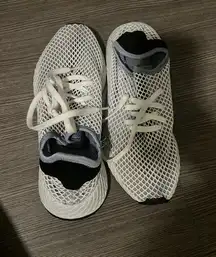 Adidas Deerupt Sneakers Women’s