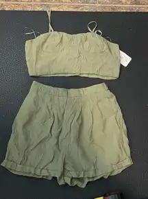 Sweet collective crop top and shorts outfit size large NWT‎