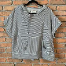 Billabong Hoodie Women's Size Medium Cream Navy Striped‎ Short Sleeve Nautical