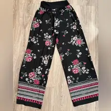 Womens never worn size small wide leg pants