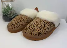 Beautiful NWTs Emu Women’s Shoes Size 5