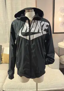 Nike Windbreaker Jacket Zip-Up Women’s