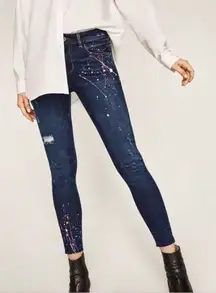 Mid Rise Cropped Jeans
