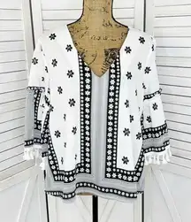 Soho New York & Comp Boho Fringe Hem Floral Popover Shirt White Black Large