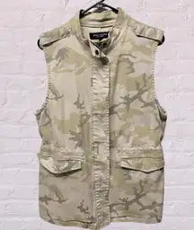 Max jeans  utility light green camo vest zipper and snap on button front L