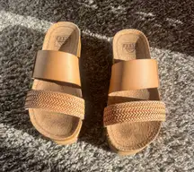 CUSHION VISTA SANDAL