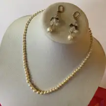 Vintage Y2K Faux Pearl Necklace& Modern  Angel Pearls earrings